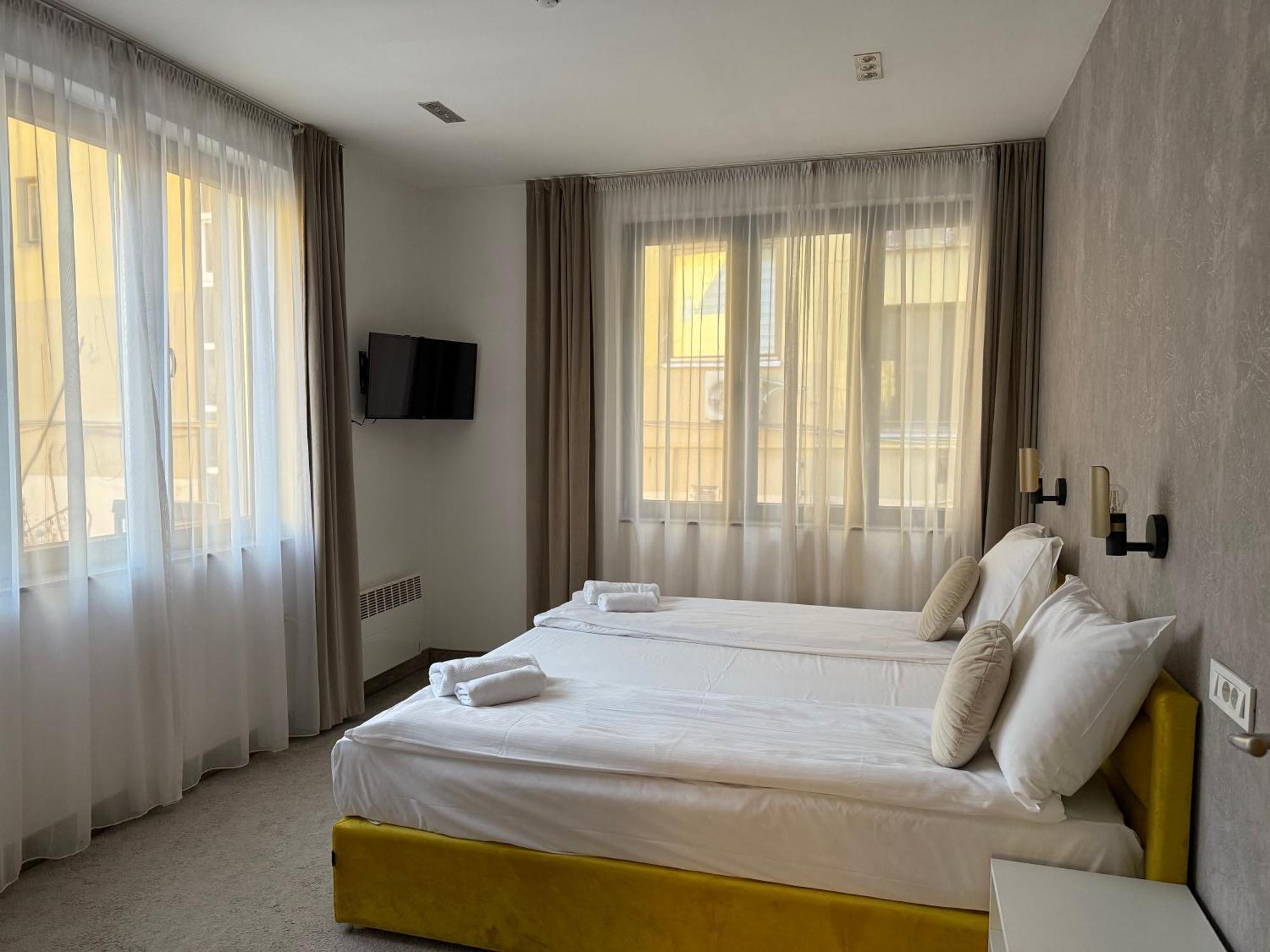 Deluxe Nortel Hotel ซาราเยโว ภายนอก รูปภาพ