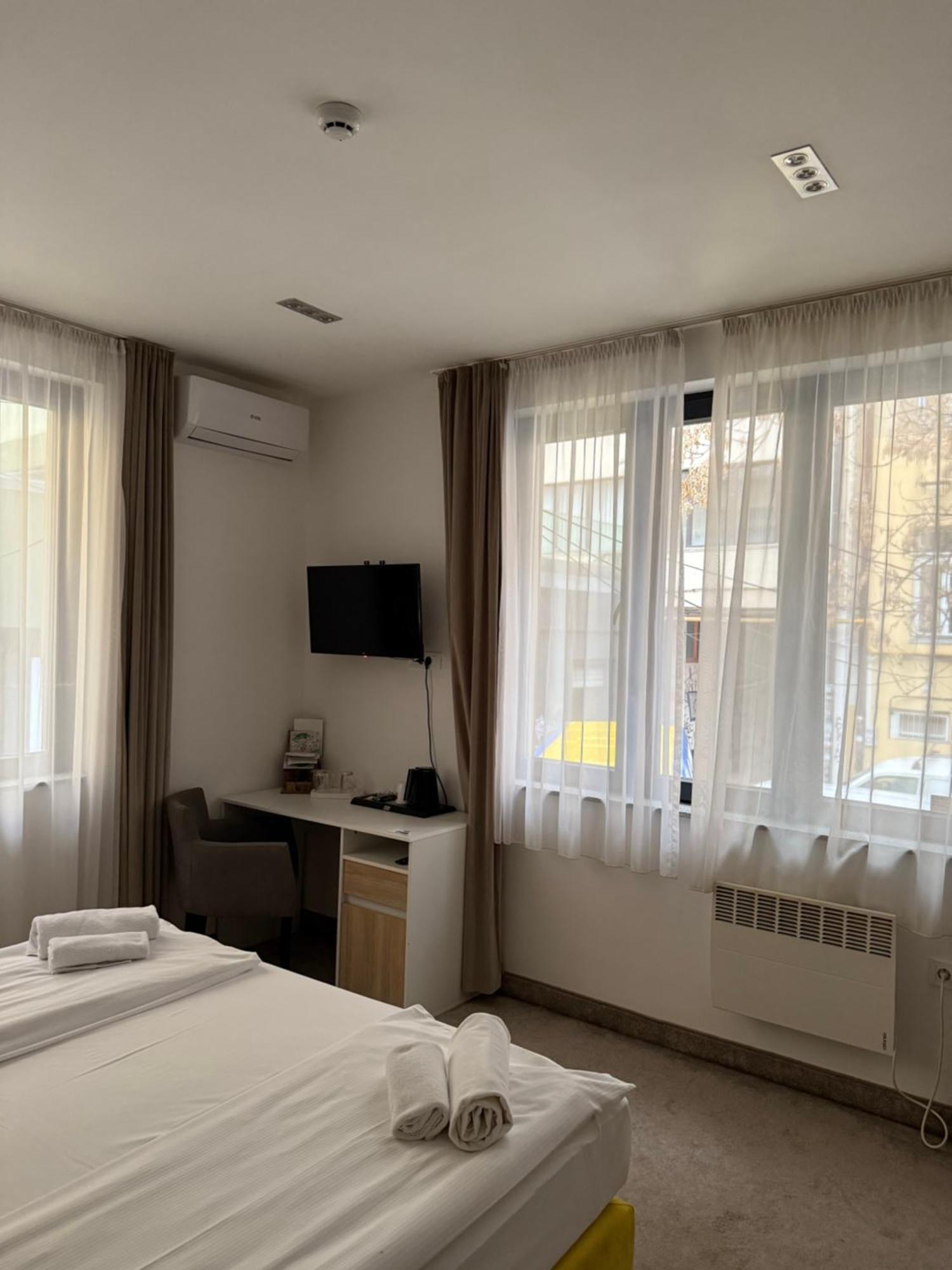 Deluxe Nortel Hotel ซาราเยโว ภายนอก รูปภาพ